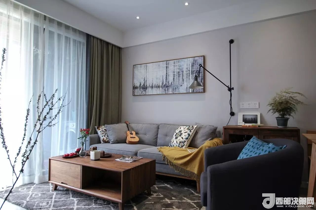 沙發(fā)背景墻選對(duì)裝飾畫，才能美了整個(gè)客廳空間！