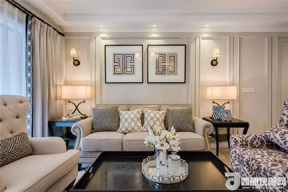 沙發(fā)背景墻選對(duì)裝飾畫，才能美了整個(gè)客廳空間！