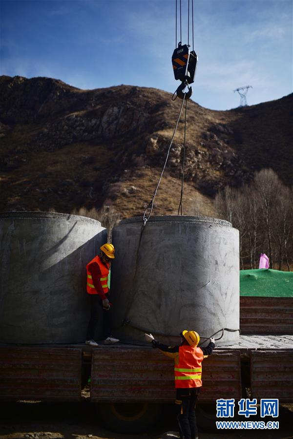 (中國(guó)經(jīng)濟(jì)新觀察·圖文互動(dòng))(4)重大投資項(xiàng)目開復(fù)工提速 吹響中國(guó)經(jīng)濟(jì)復(fù)蘇“沖鋒號(hào)”