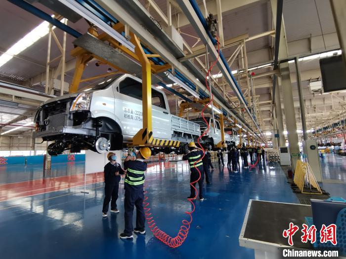 4月初，成功汽車全面復(fù)工復(fù)產(chǎn)。尤其是隨著疫情得到控制，該公司的生產(chǎn)力度也不斷加大?！「唢w 攝