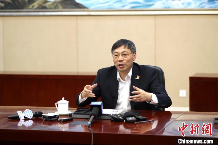 近日，全國人大代表、浪潮集團(tuán)董事長兼CEO孫丕恕接受媒體采訪。浪潮集圖供圖