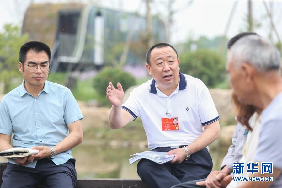 （新華全媒頭條·兩會精神看落實·圖文互動）（2）整體謀劃、系統(tǒng)升級、全面提升——落實全國兩會精神織牢織密公共衛(wèi)生防護網(wǎng)