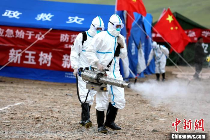 圖為進行現(xiàn)場消毒。青海省應(yīng)急廳