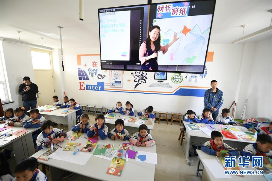 (新華全媒頭條·百萬(wàn)大移民·圖文互動(dòng))(11)從大山深處到大河之畔——寧夏持續(xù)移民百萬(wàn)“拔窮根”啟示