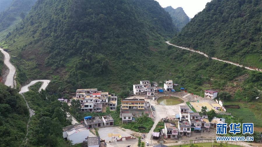 (新華全媒頭條·圖文互動)(1)木棉花開紅勝火——廣西千里邊境線脫貧紀(jì)實(shí)