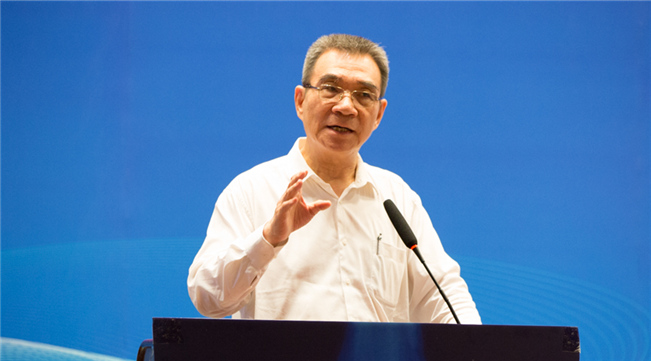 林毅夫發(fā)表演講。（資料圖）