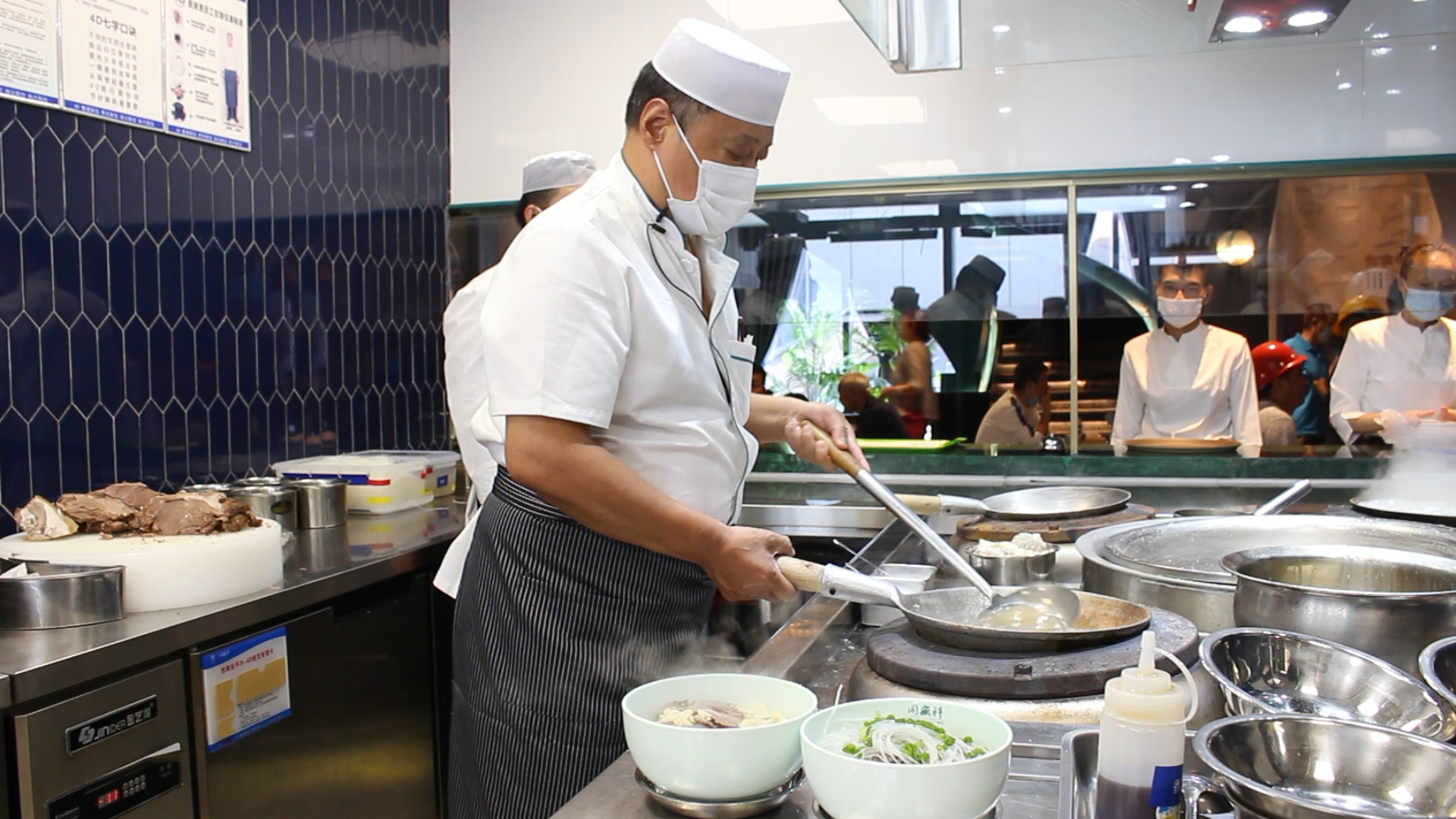 【陜菜大師和他們的拿手菜】烏平：“知足者常樂，食客愛吃我做的牛羊肉泡饃，就是我最大的滿足”_fororder_圖片7