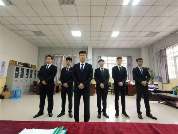 追夢——優(yōu)秀畢業(yè)生風采