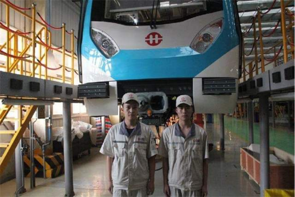 追夢——優(yōu)秀畢業(yè)生風采